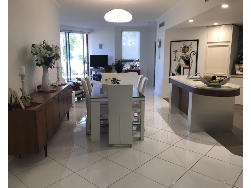 25i/20-28 Bayview Street, Runaway Bay QLD 4216