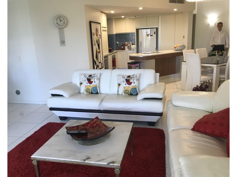 25i/20-28 Bayview Street, Runaway Bay QLD 4216