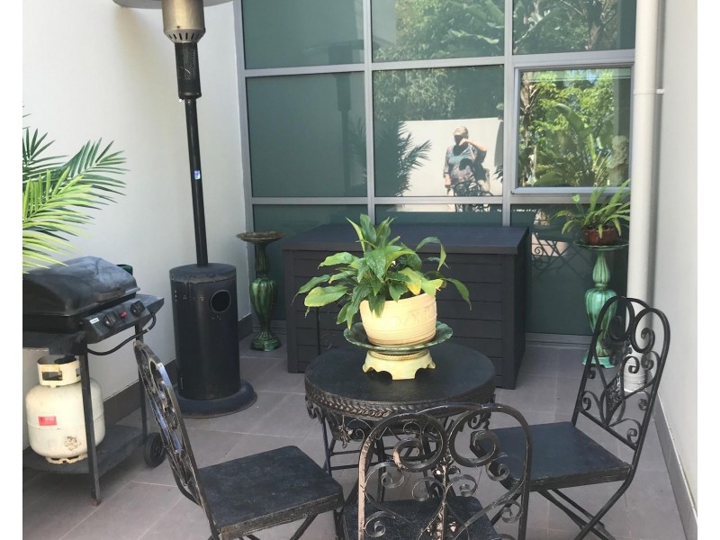 25i/20-28 Bayview Street, Runaway Bay QLD 4216