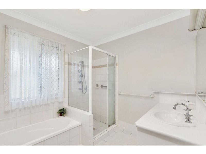 152 Palm Meadows Drive, Carrara QLD 4211