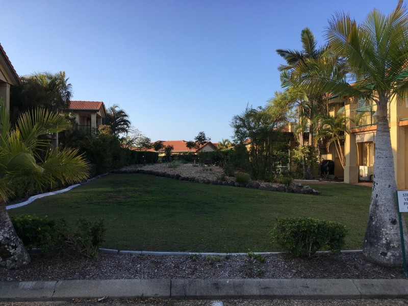 152 Palm Meadows Drive, Carrara QLD 4211