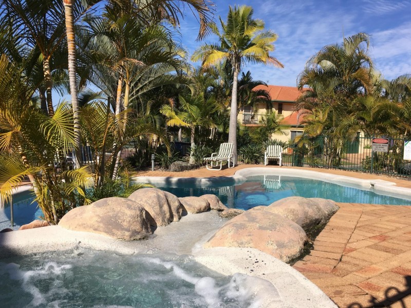 152 Palm Meadows Drive, Carrara QLD 4211