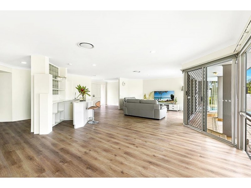 31 Sophie Avenue, Broadbeach Waters QLD 4218