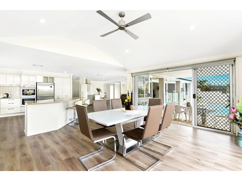 31 Sophie Avenue, Broadbeach Waters QLD 4218