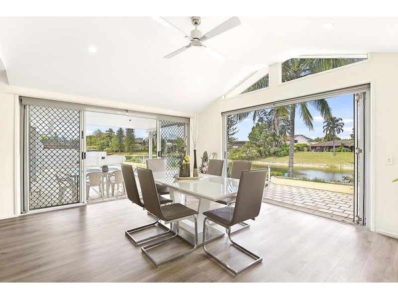 31 Sophie Avenue, Broadbeach Waters QLD 4218