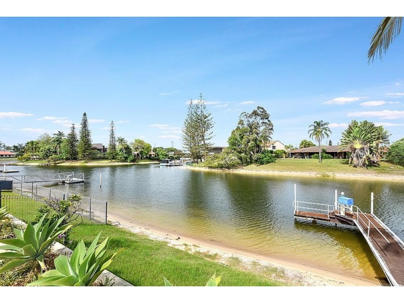 31 Sophie Avenue, Broadbeach Waters QLD 4218