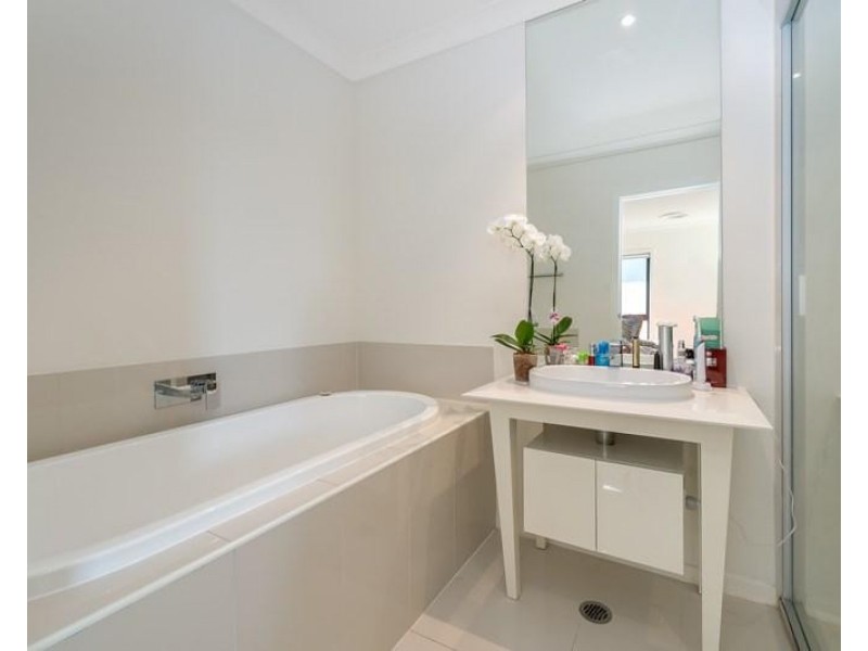 74 Easthill Drive, Robina QLD 4226