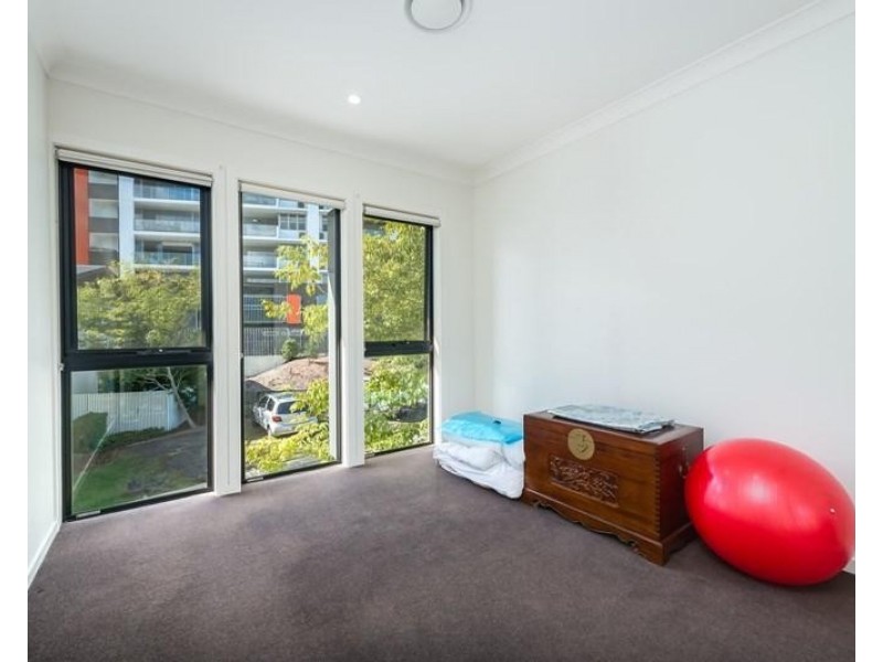 74 Easthill Drive, Robina QLD 4226