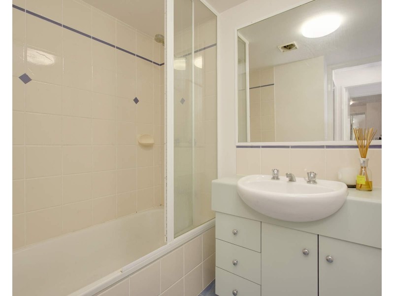 165 SYDNEY STREET, New Farm QLD 4005