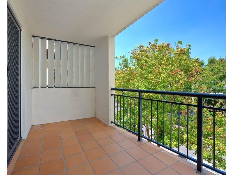 165 SYDNEY STREET, New Farm QLD 4005