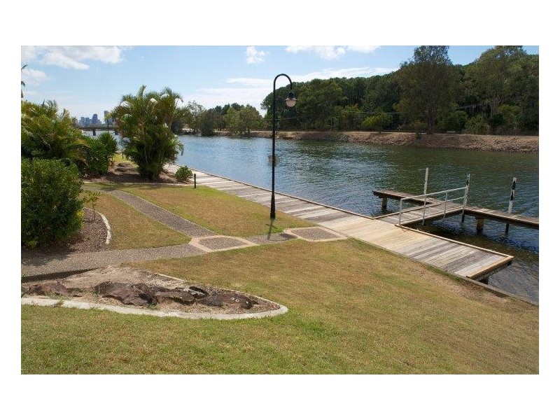 181/215 Cottesloe Drive, Mermaid Waters QLD 4218