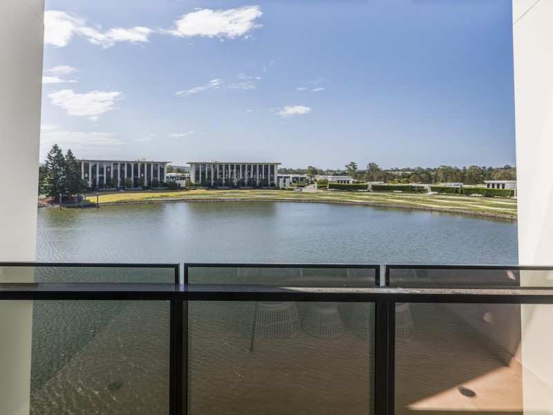 1 The Concourse, Ross Street, Benowa QLD 4217