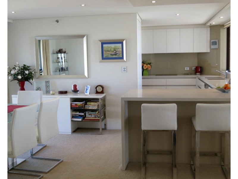 62/3 Cunningham Ave, Main Beach QLD 4217