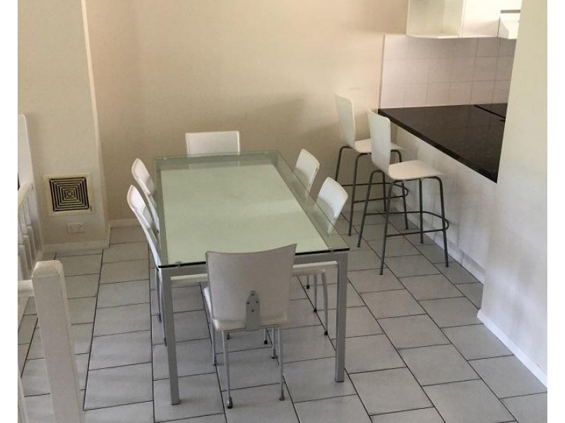 152 Palm Meadows Drive, Carrara QLD 4211