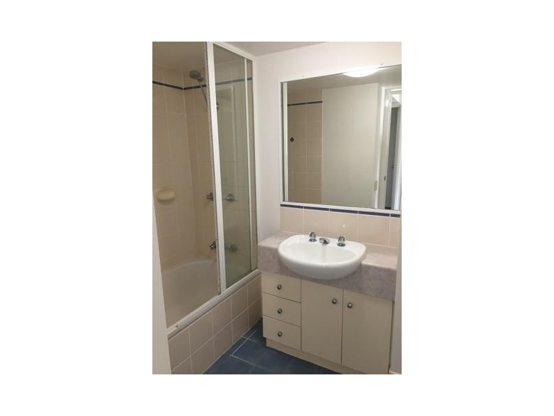 165 SYDNEY STREET, New Farm QLD 4005