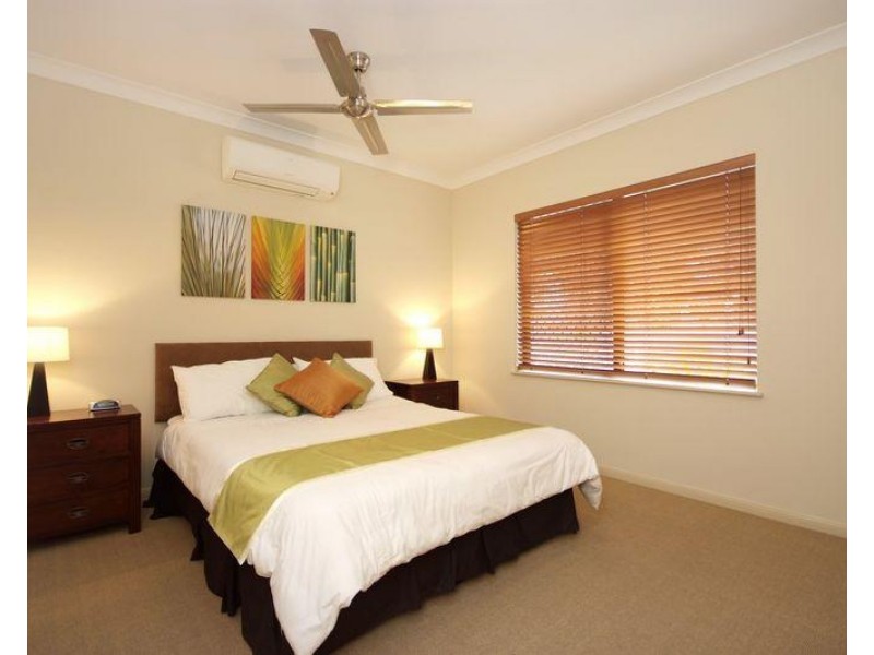 22/1 Robson Street, Mooroobool QLD 4870
