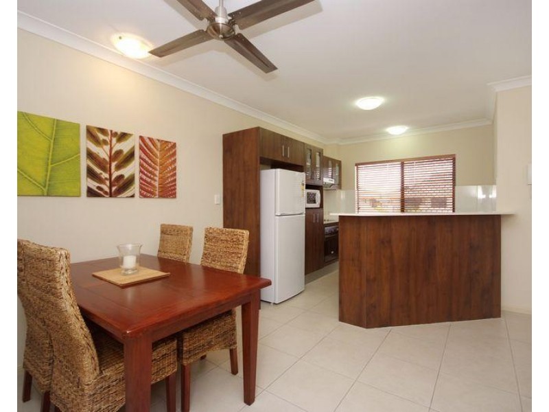 22/1 Robson Street, Mooroobool QLD 4870