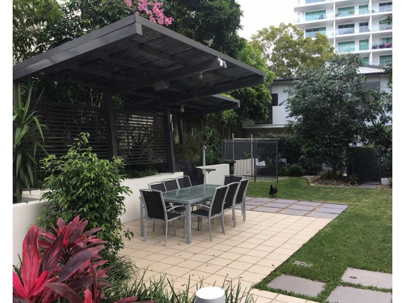 18 Manning, Milton QLD 4064
