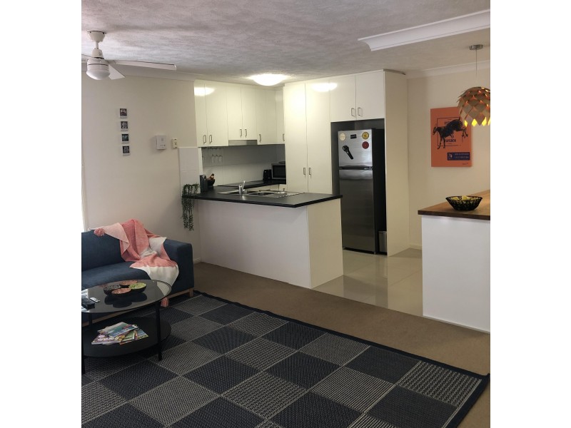 16-24 Purli Street, Chevron Island QLD 4217