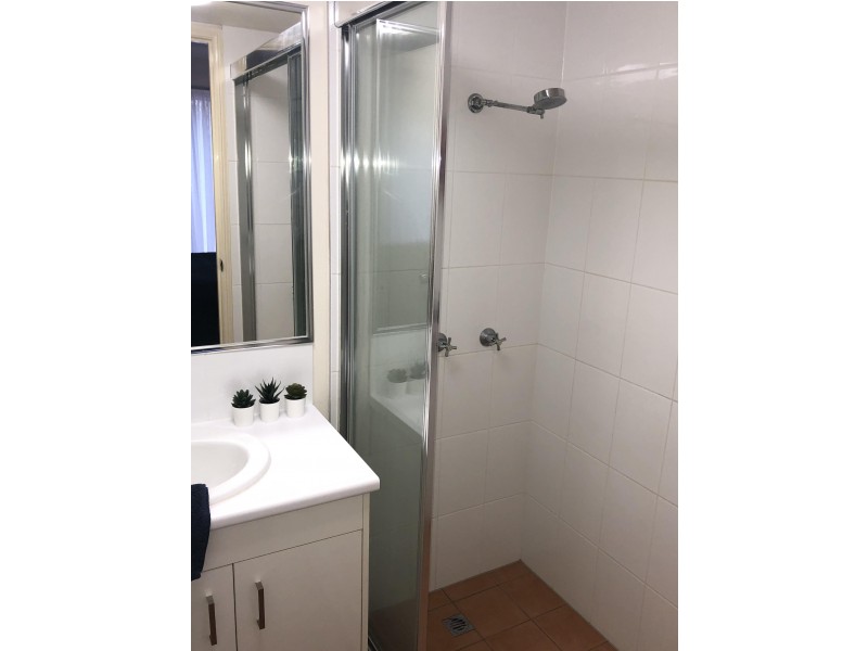 16-24 Purli Street, Chevron Island QLD 4217