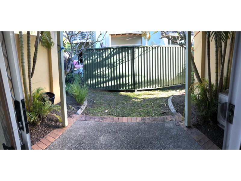 80/215 Cottesloe Drive, Mermaid Waters QLD 4218