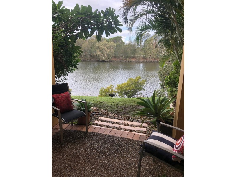 181/215 Cottesloe Drive, Mermaid Waters QLD 4218