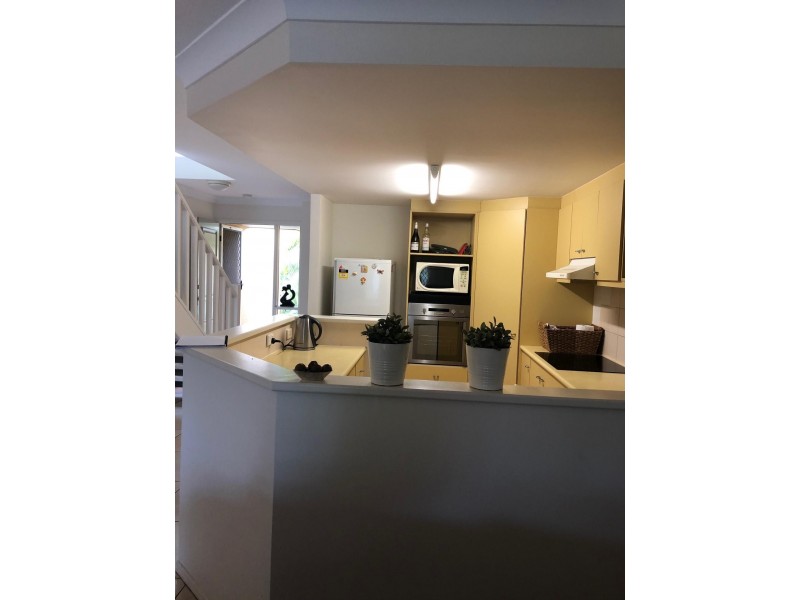 181/215 Cottesloe Drive, Mermaid Waters QLD 4218