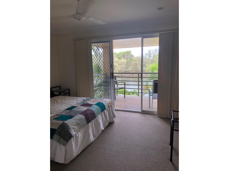 181/215 Cottesloe Drive, Mermaid Waters QLD 4218