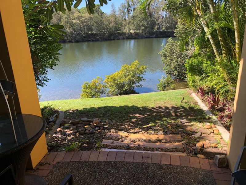 181/215 Cottesloe Drive, Mermaid Waters QLD 4218