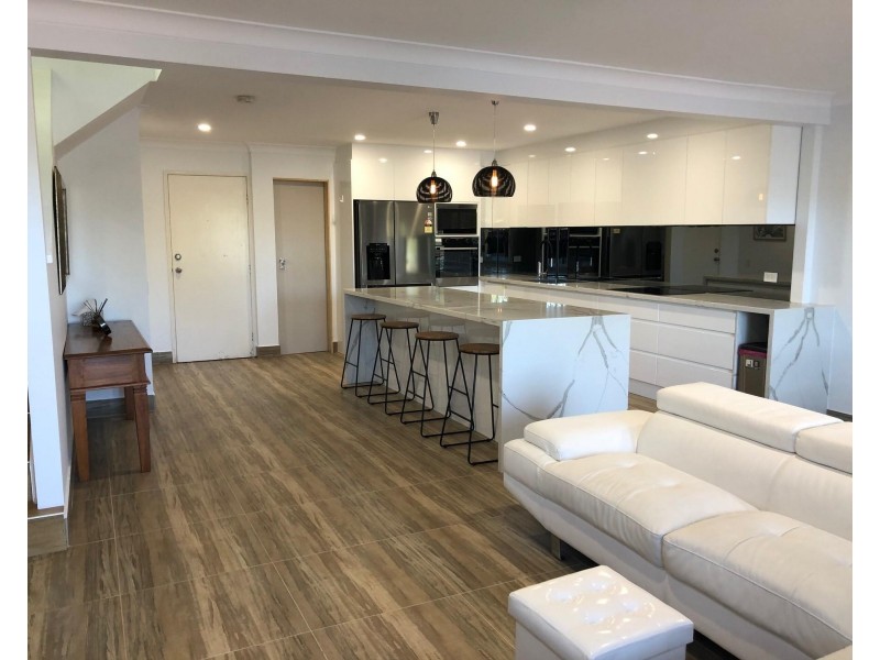 065/215 Cottesloe Drive, Mermaid Waters QLD 4218