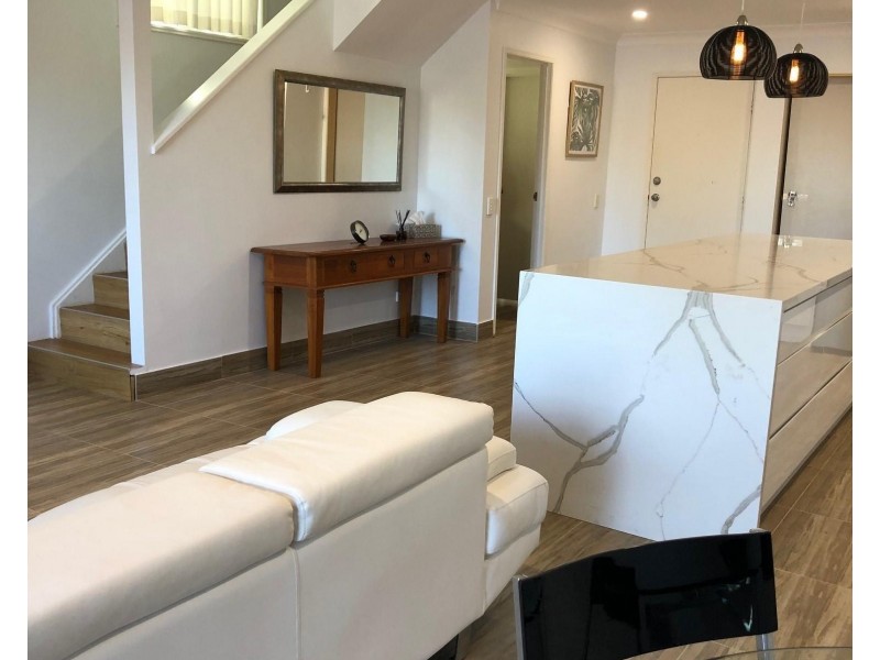 065/215 Cottesloe Drive, Mermaid Waters QLD 4218