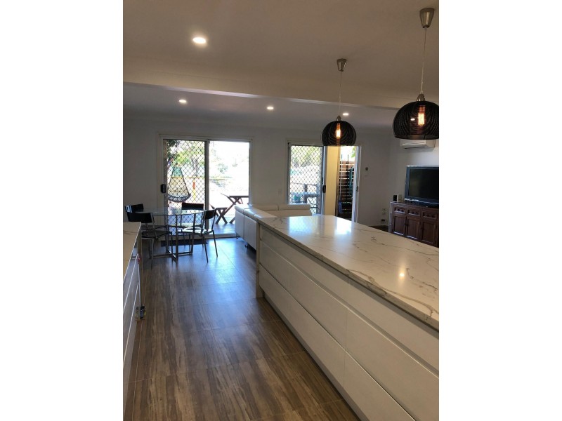 215 Cottesloe Drive, Mermaid Waters QLD 4218