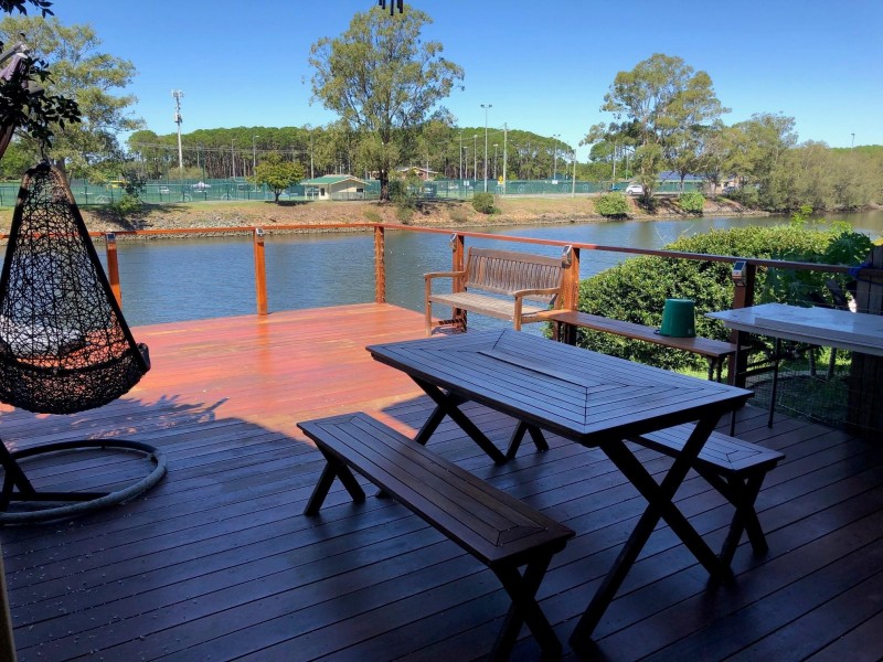 215 Cottesloe Drive, Mermaid Waters QLD 4218