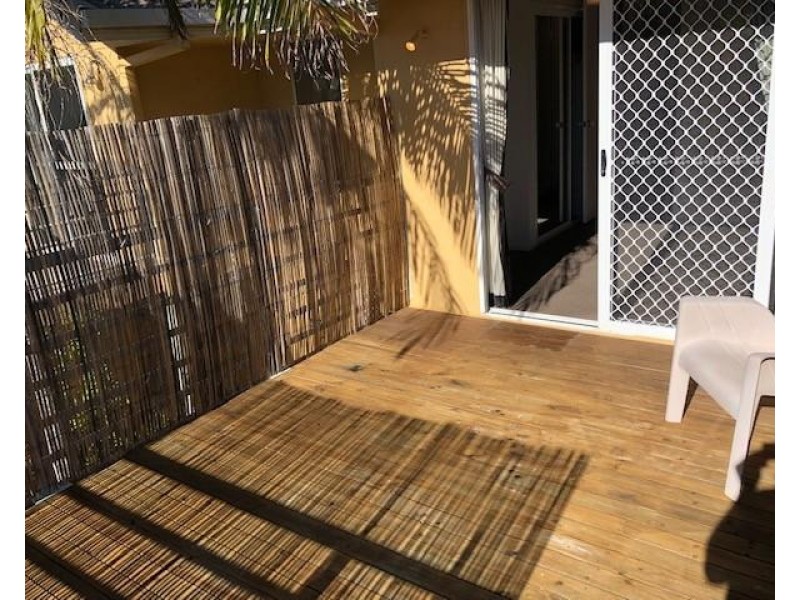 50/215 Cottesloe Drive, Mermaid Waters QLD 4218