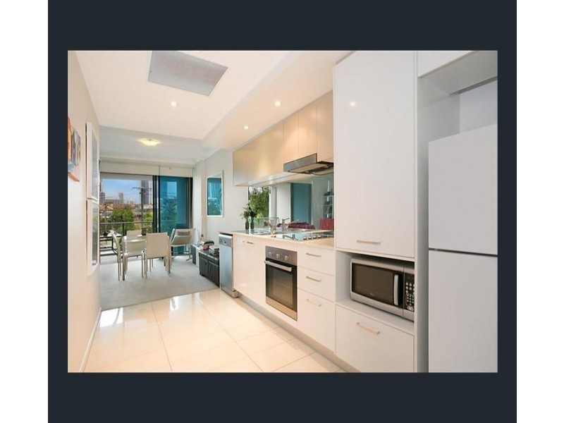 30-32 Paradise Island, Surfers Paradise QLD 4217