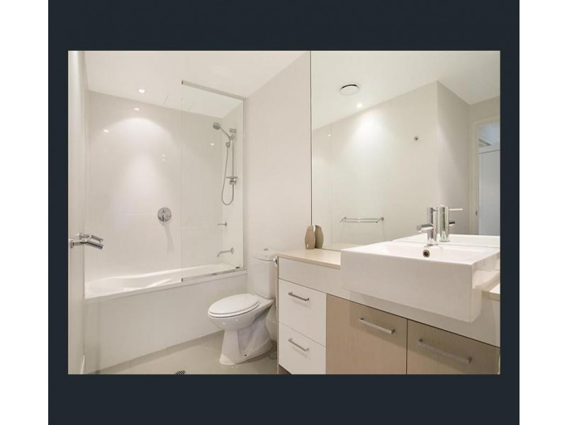 30-32 Paradise Island, Surfers Paradise QLD 4217