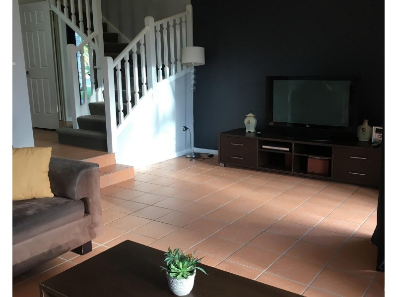 152 Palm Meadows Drive, Carrara QLD 4211