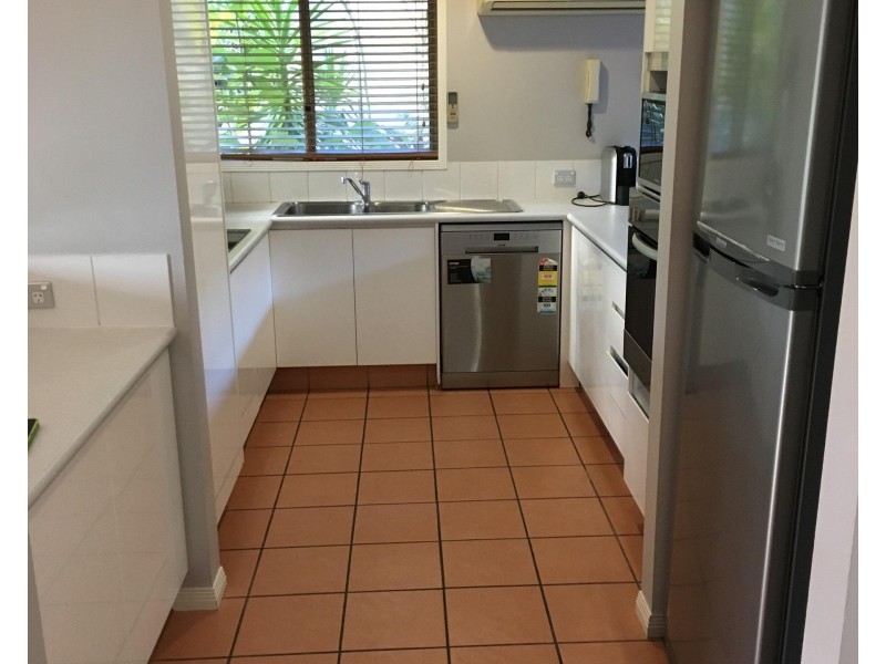 152 Palm Meadows Drive, Carrara QLD 4211