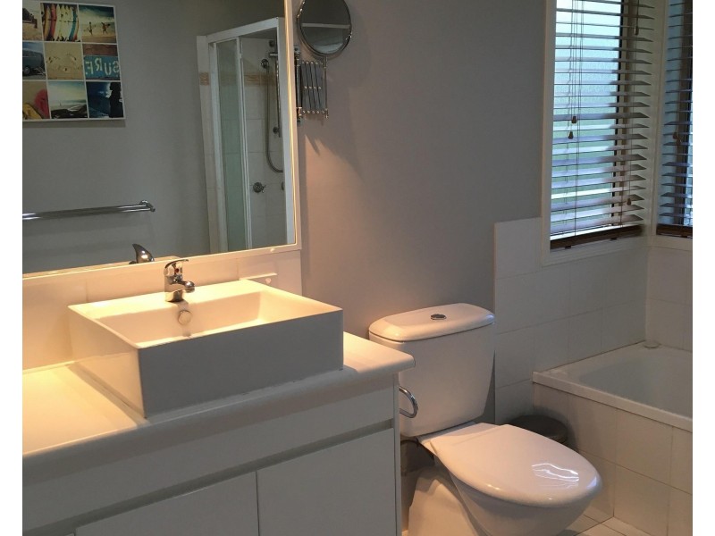 152 Palm Meadows Drive, Carrara QLD 4211