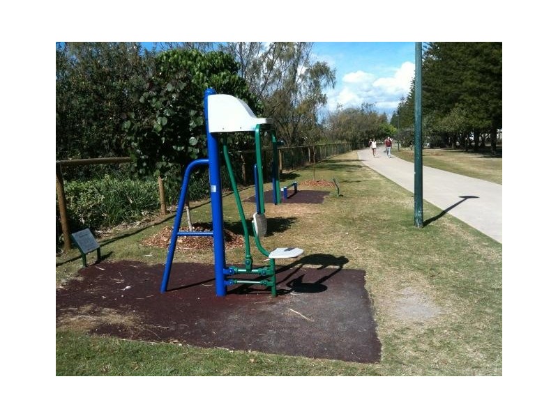 6 Fifth Avenue, Burleigh Heads QLD 4220