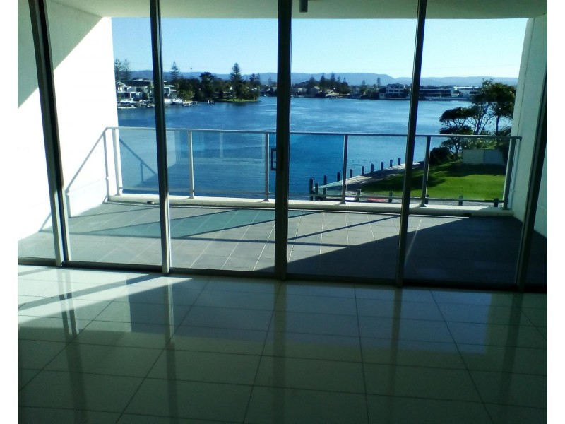 30-32 Paradise Island, Surfers Paradise QLD 4217