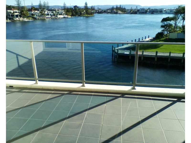 30-32 Paradise Island, Surfers Paradise QLD 4217