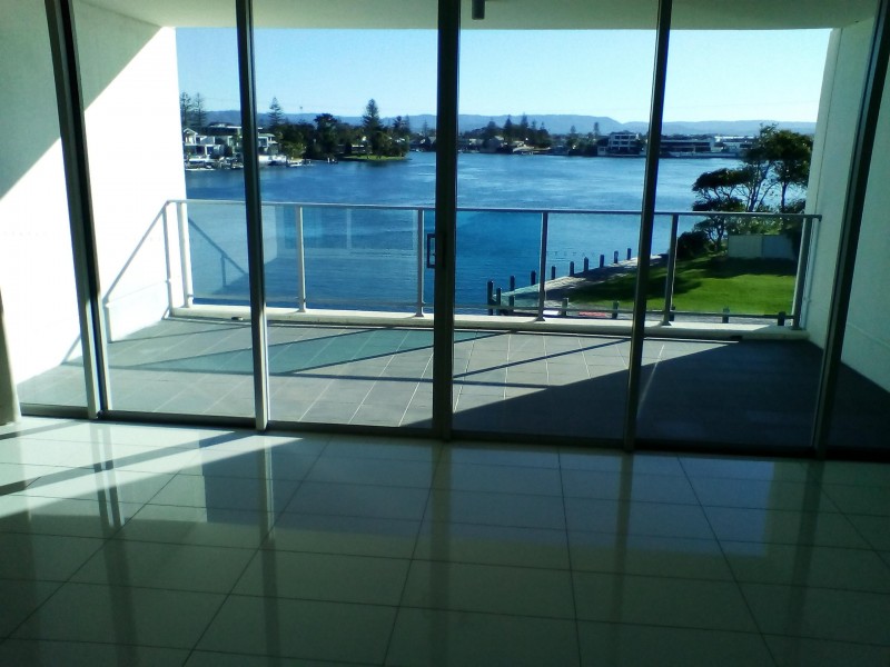 30-32 Paradise Island, Surfers Paradise QLD 4217