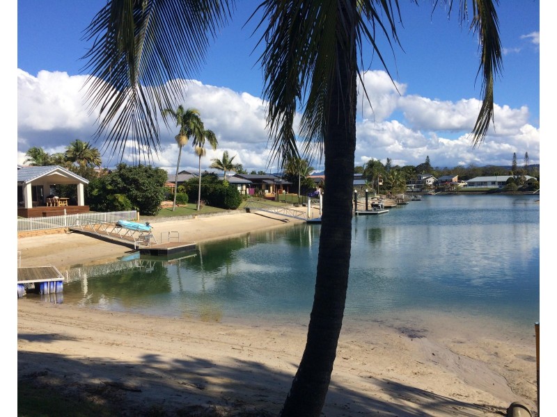 5 Mackerel Crt, Palm Beach QLD 4221