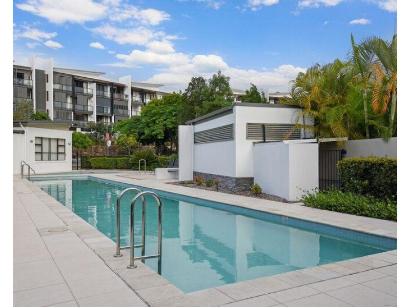 49 Easthill Drive, Robina QLD 4226
