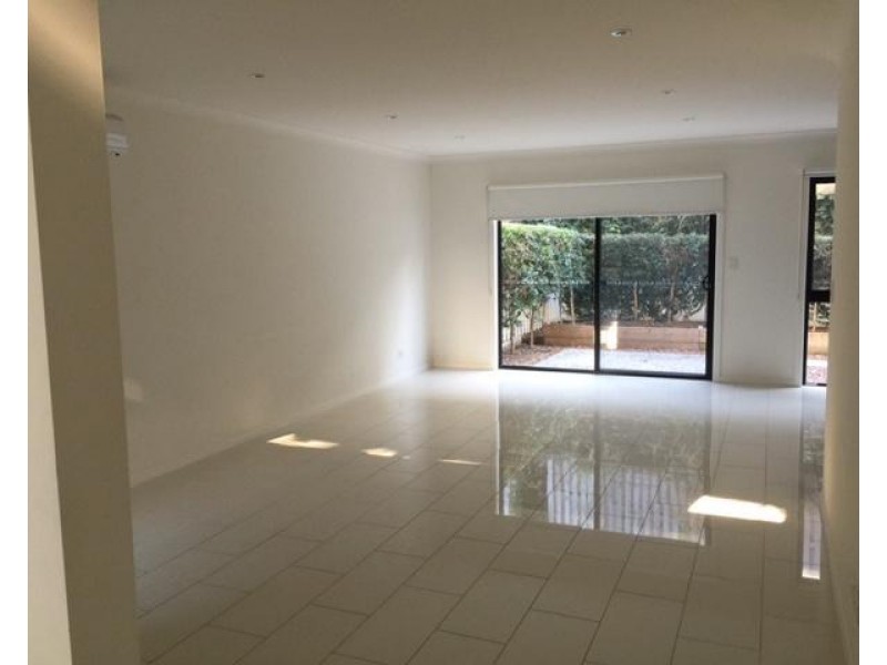 42 Easthill Drive, Robina QLD 4226