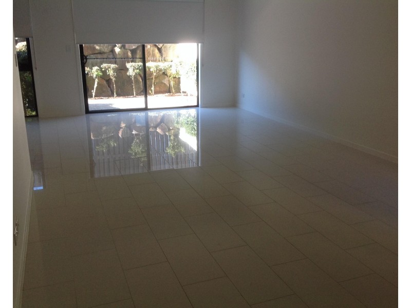 42 Easthill Drive, Robina QLD 4226