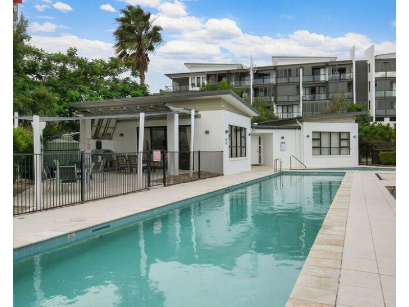 42 Easthill Drive, Robina QLD 4226