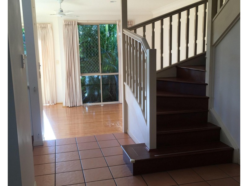 152 Palm Meadows Drive, Carrara QLD 4211