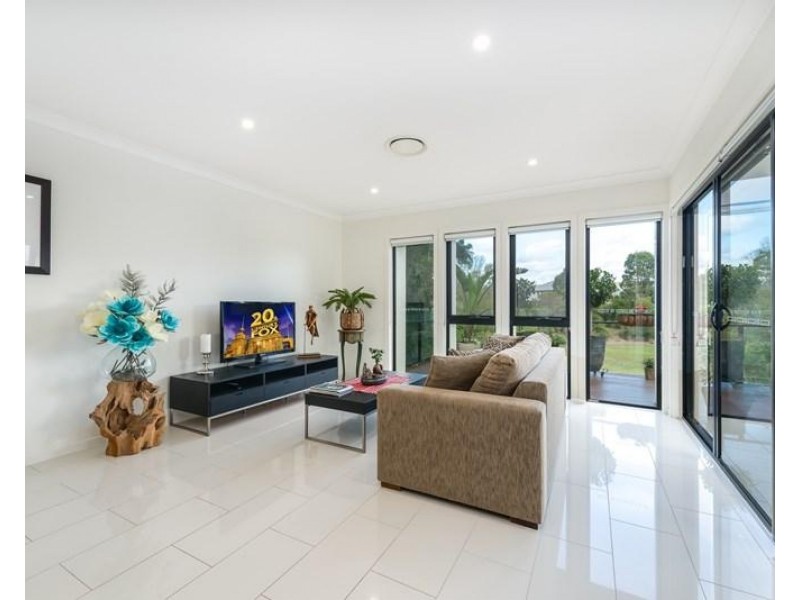 52 Easthill Drive, Robina QLD 4226